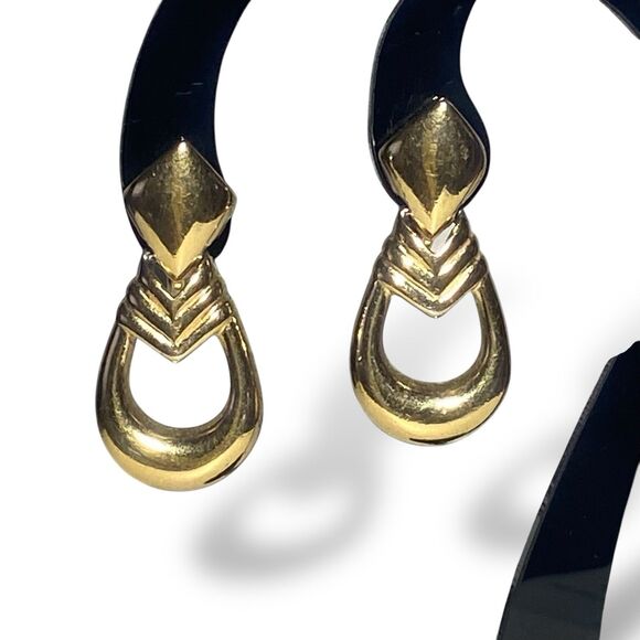 Vintage Clip on Earrings Gold tone Metal Bold Dangling Elegant Costume Jewelry - Picture 2 of 10